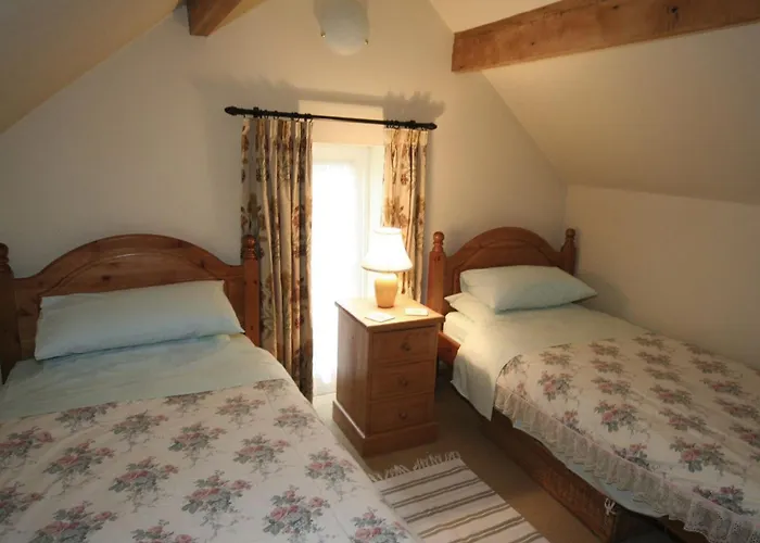 Spring Cottage-E3846