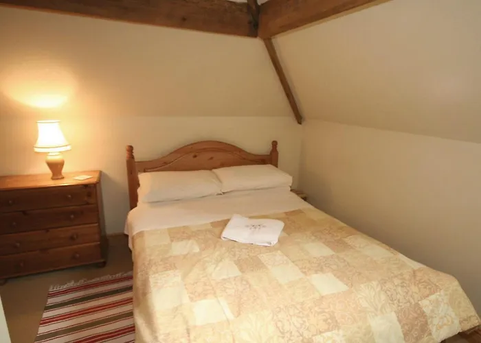 Spring Cottage-E3846